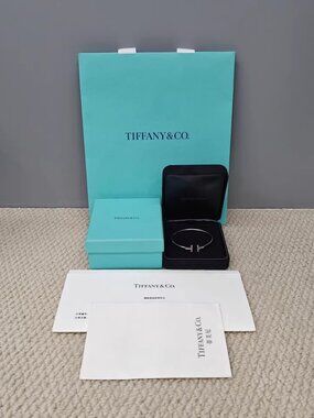 Tiffany&Co. T Series Diamond Set Coil Open Bracelet for Women